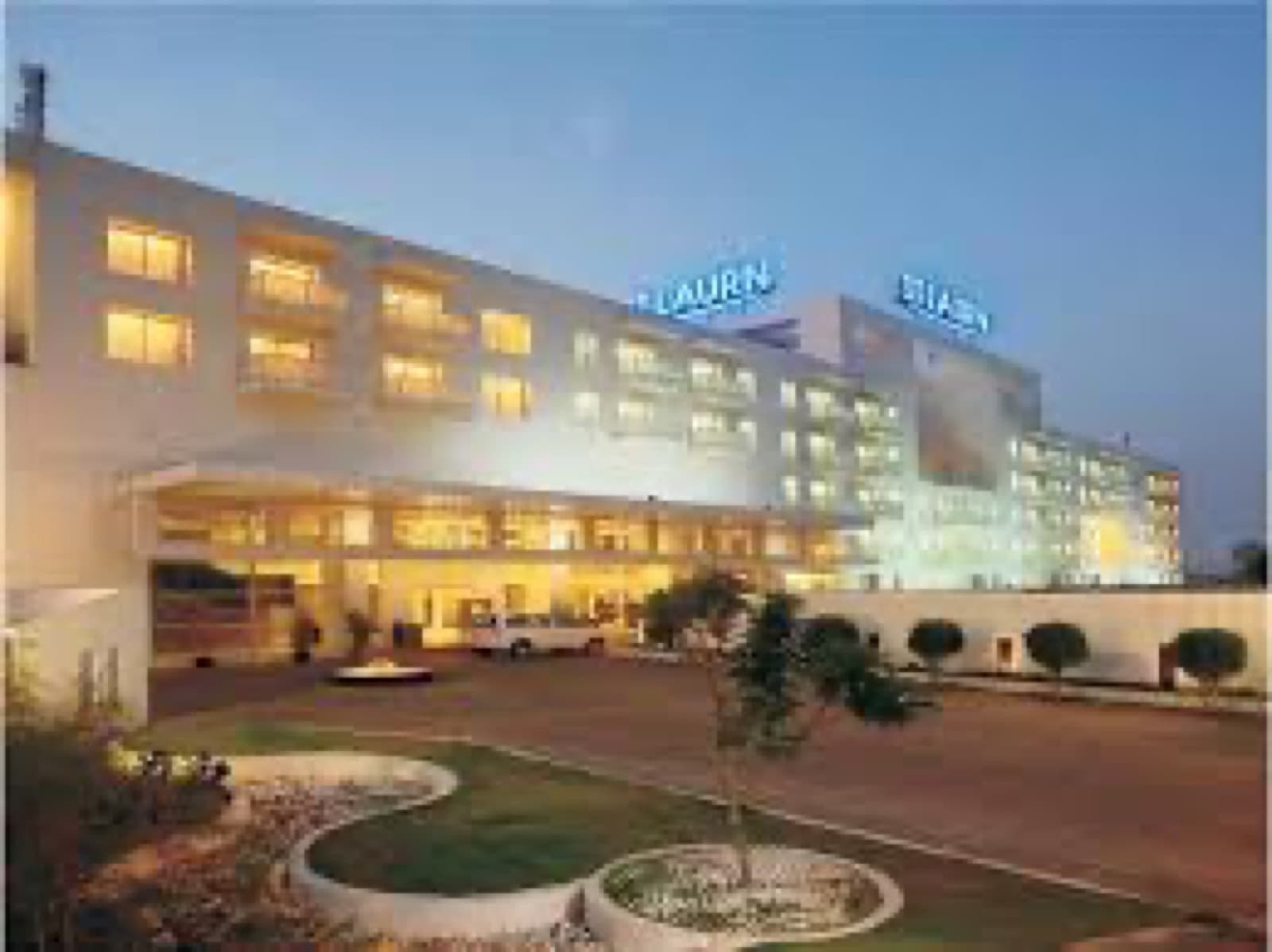 St Laurn Suites, photo 2