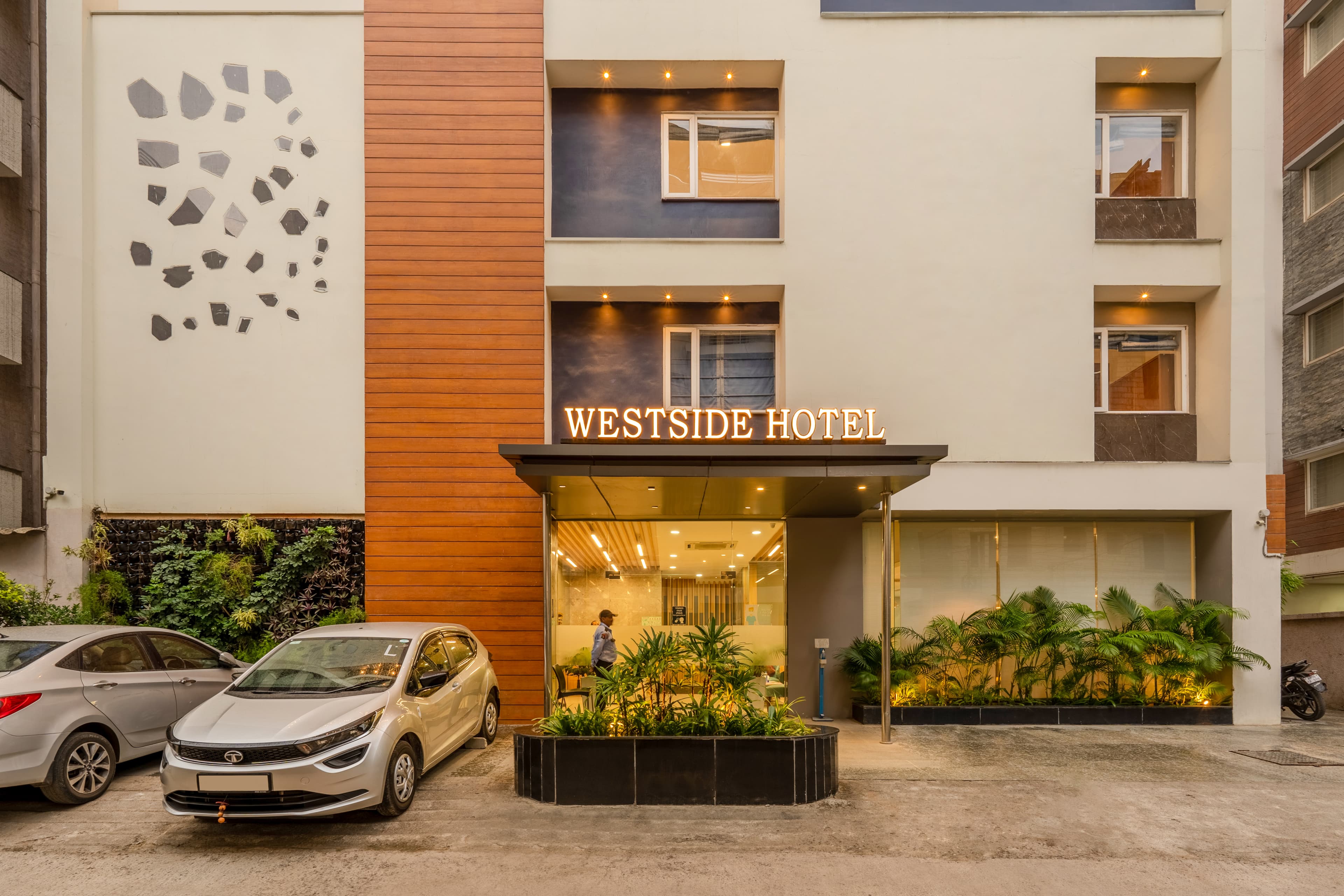 Eminent suites by Sapphire Asta 1