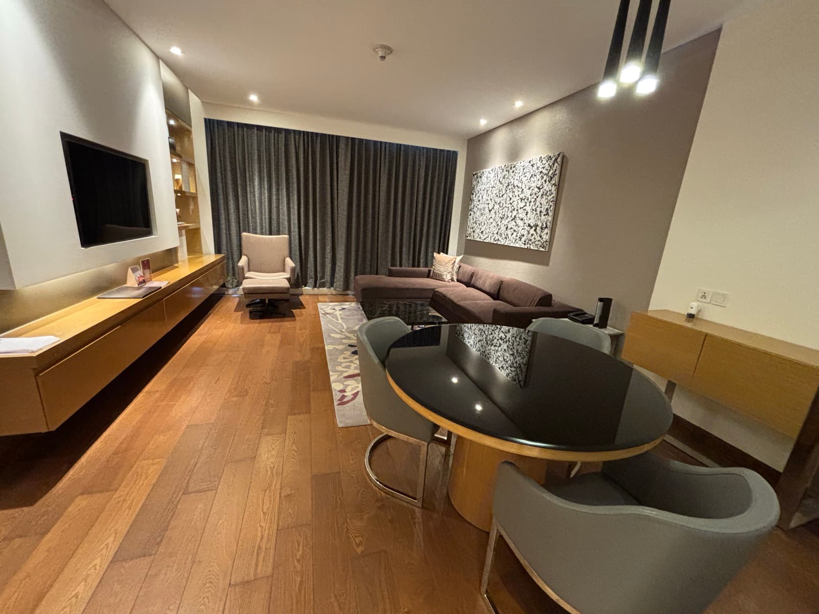 Marriott Executive Apartments 1